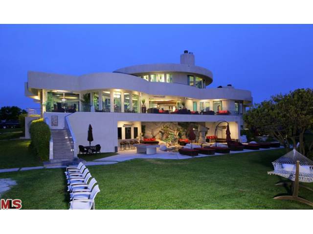 Famed Contemporary Celebrity Estate - Aaron Kirman